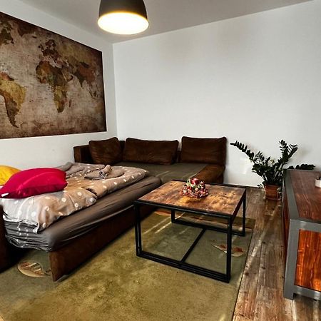 Industrial Apartment I 24Hr Self Check-In I Free Parking & Coffee Banska Bystrica Exterior photo