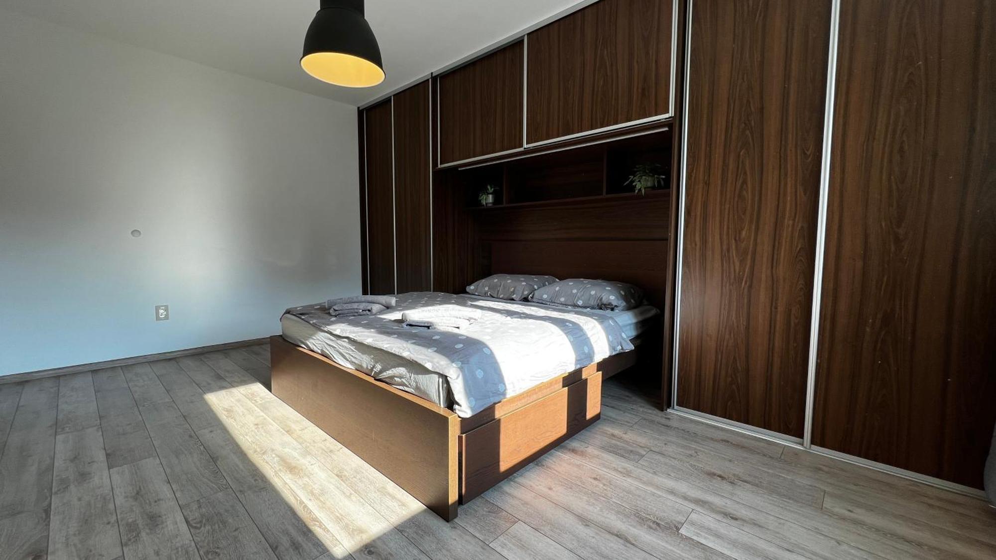 Industrial Apartment I 24Hr Self Check-In I Free Parking & Coffee Banska Bystrica Exterior photo